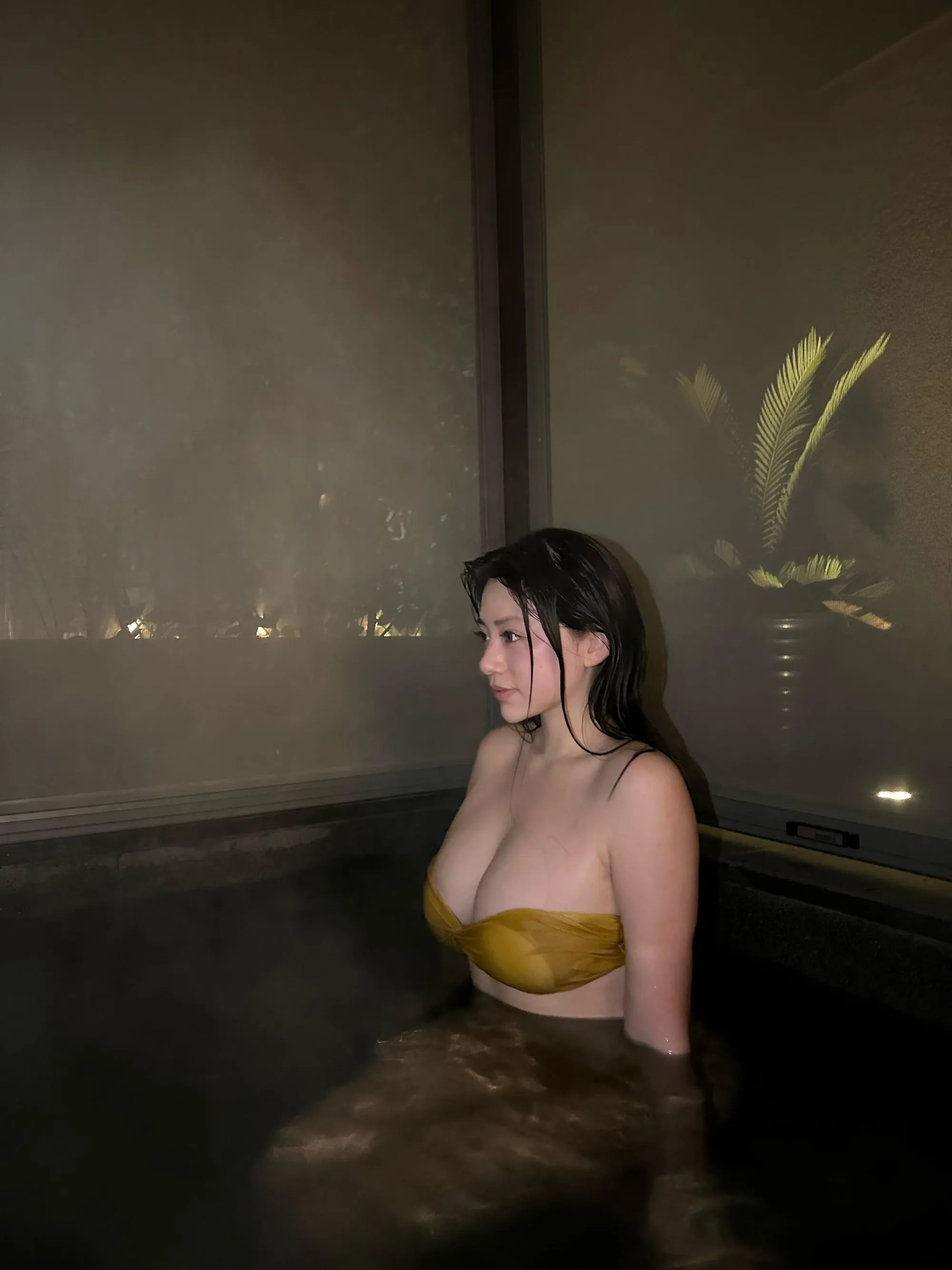 NO.010 奶宝妹纸 – 微密圈系列  深夜游泳池 [24P]插图9